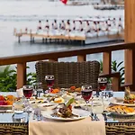 מלון Vogue Supreme Bodrum 5*