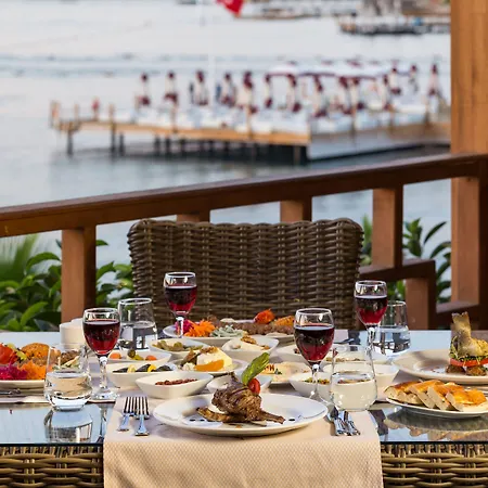 מלון Vogue Supreme Bodrum 5*
